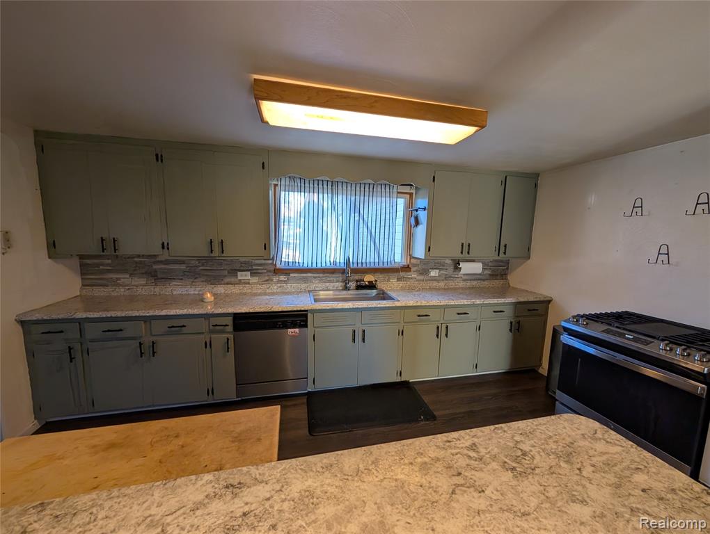 805 Oak Street, Lennon Vlg, MI 48449 — Photo 25