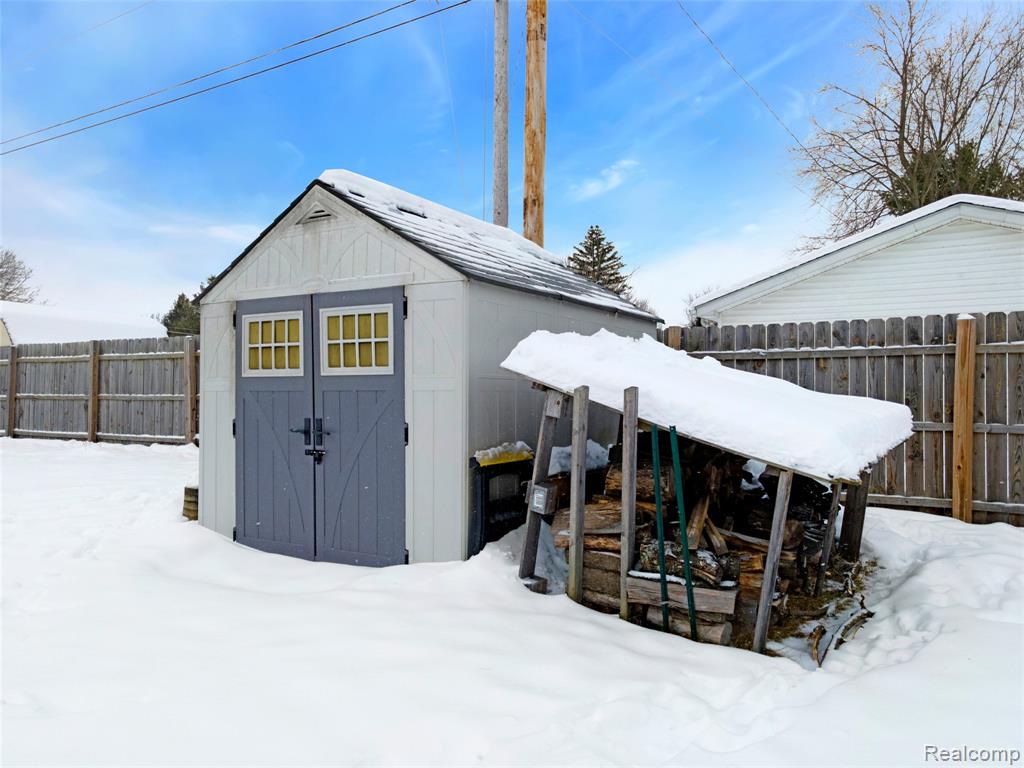 9488 Brookway Court, Goodrich Vlg, MI — Photo 10