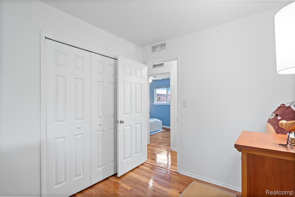 40740 ORANGELAWN Avenue, Plymouth, MI 48170 — Photo 16