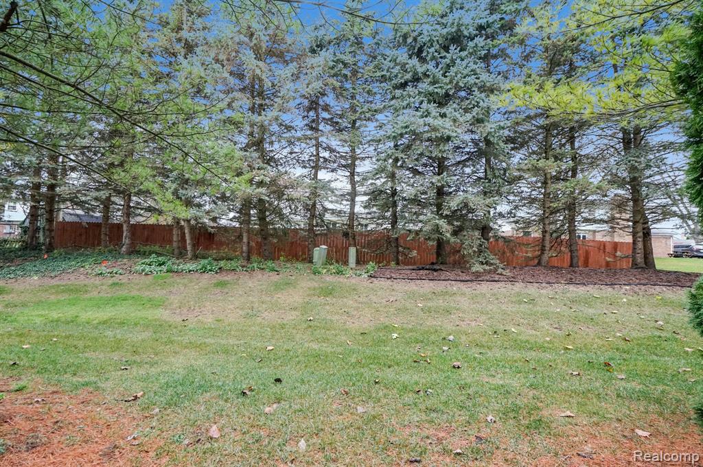 55511 BOARDWALK Drive, Shelby Twp, MI 48316 — Photo 27