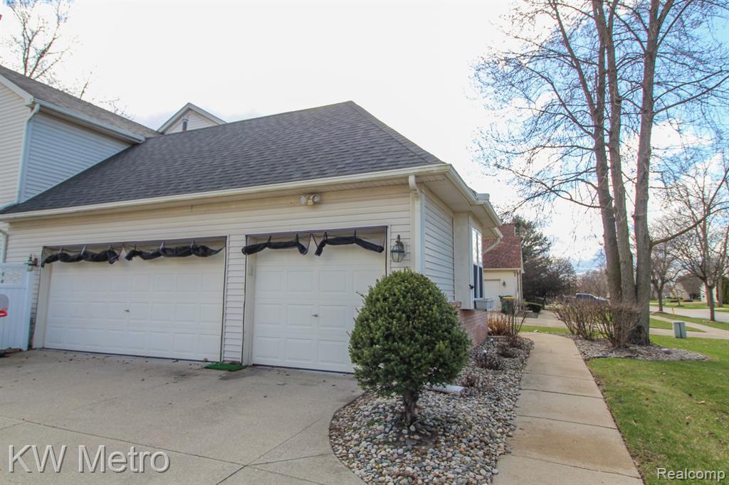 47037 REENE Drive, Belleville, MI 48111 — Photo 4