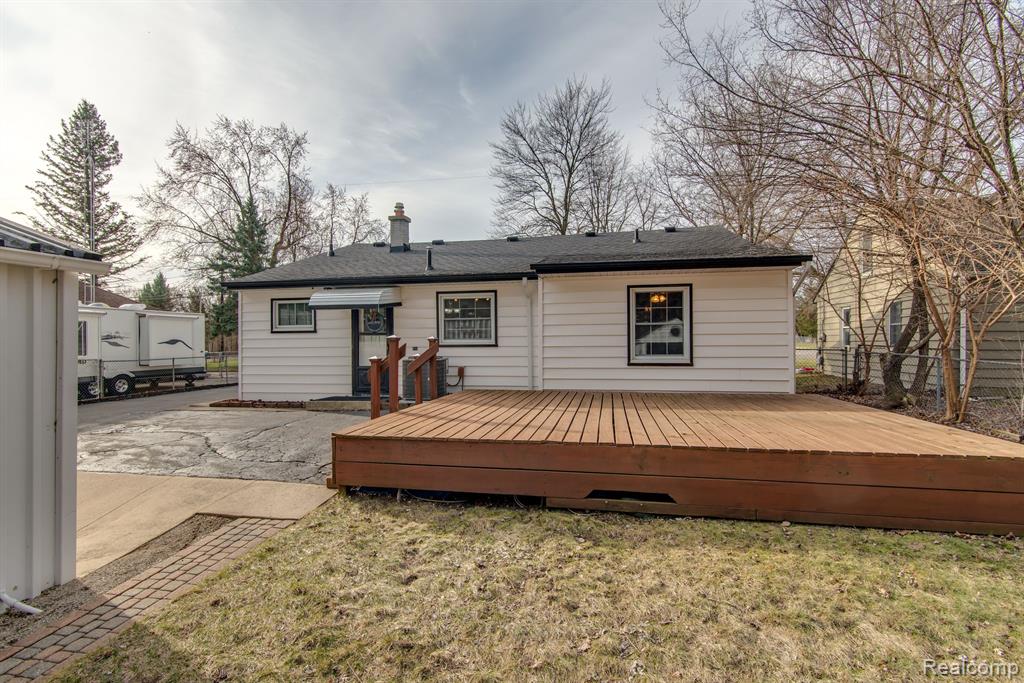 600 NORTH Road, Fenton, MI 48430 — Photo 17