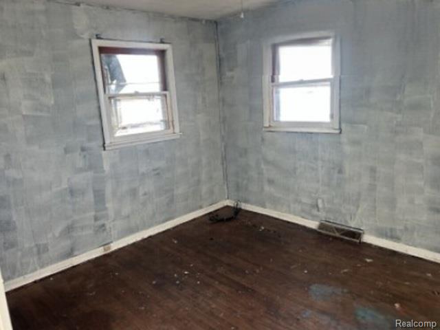 757 N Pike Road, Benton Harbor, MI 49022 — Photo 6