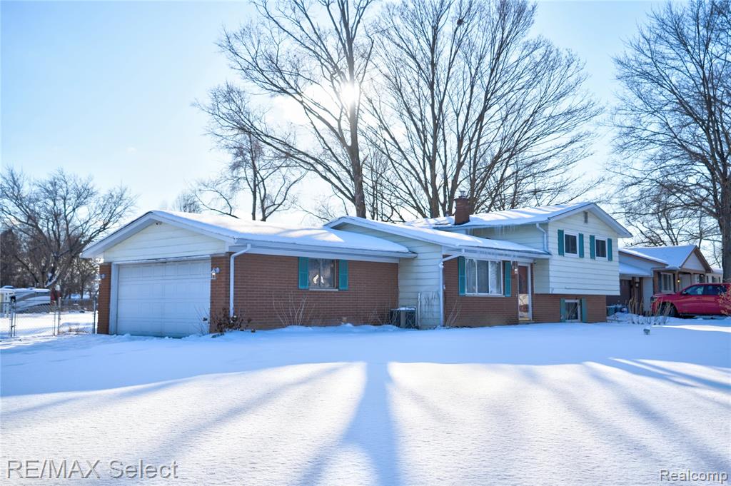 5233 Sagamore Drive, Swartz Creek, MI 48473 — Photo 3