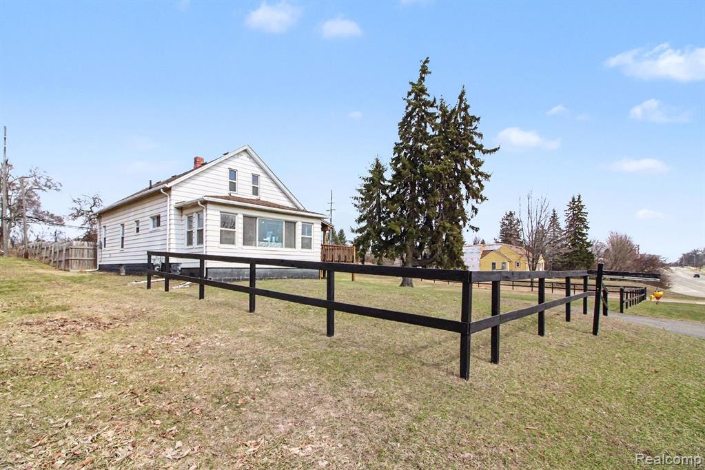 660 W Walton Boulevard, Pontiac, MI 48340 — Photo 26