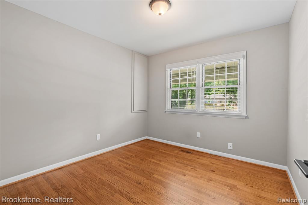 87 E Maryknoll Road, Rochester Hills, MI 48309 — Photo 11