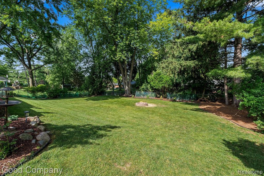 833 Cobblestone Drive, Rochester Hills, MI 48309 — Photo 26