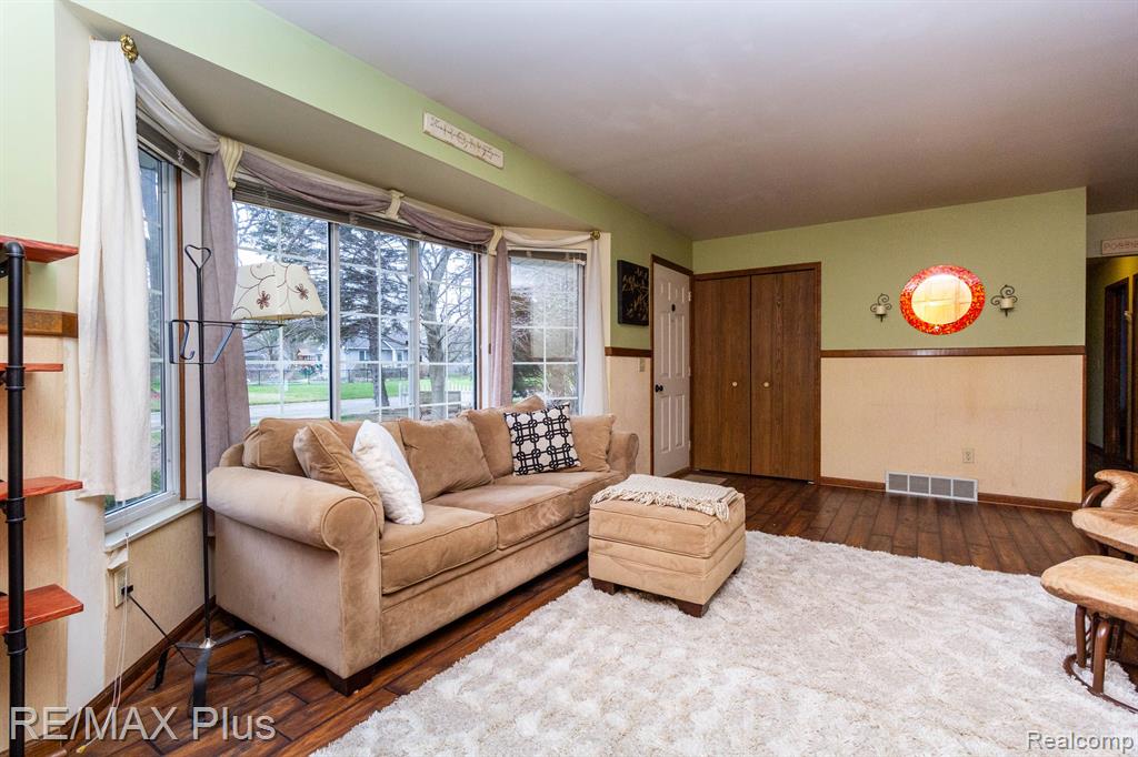 6051 HOMESTEAD, Grand Blanc, MI 48439 — Photo 8