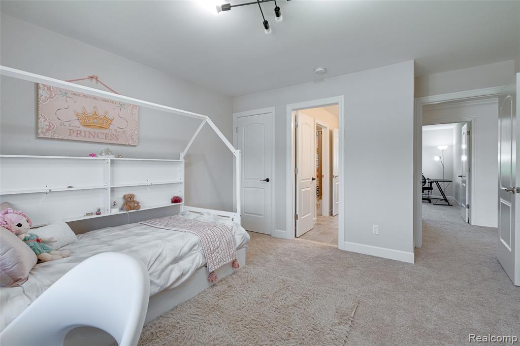 47576 VALENCIA Circle, Novi, MI — Photo 71