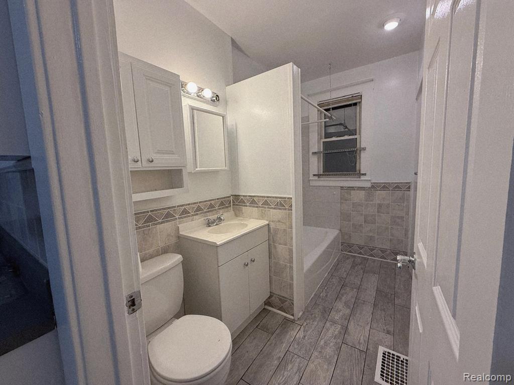 3934 Commor Street, Hamtramck, MI 48212 — Photo 14