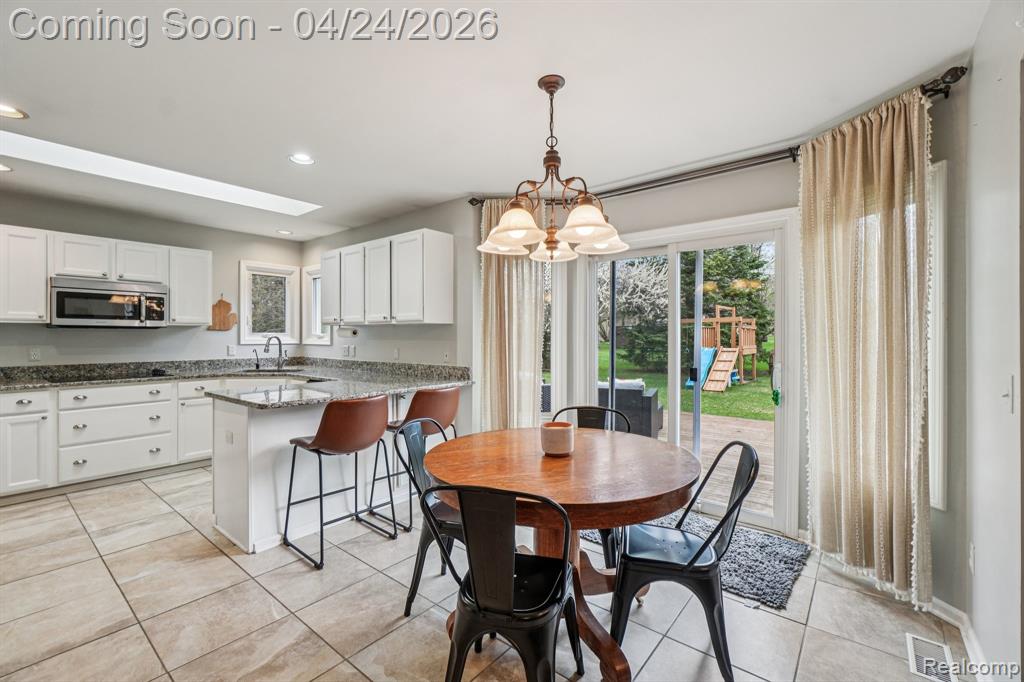 5819 Valley Drive, Clarkston, MI 48348 — Photo 9