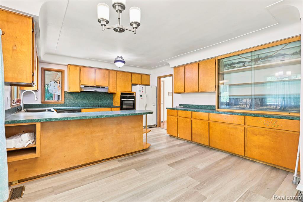 9805 Dolan Road, Columbus, MI — Photo 4