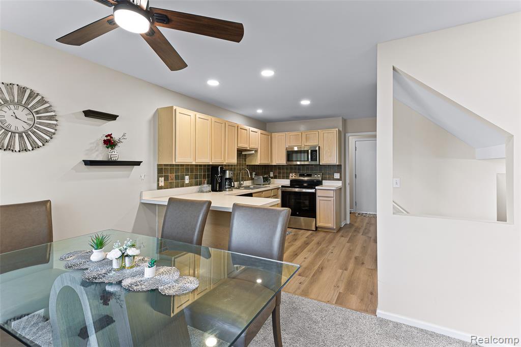 1033 Calpernia, Wixom, MI — Photo 12