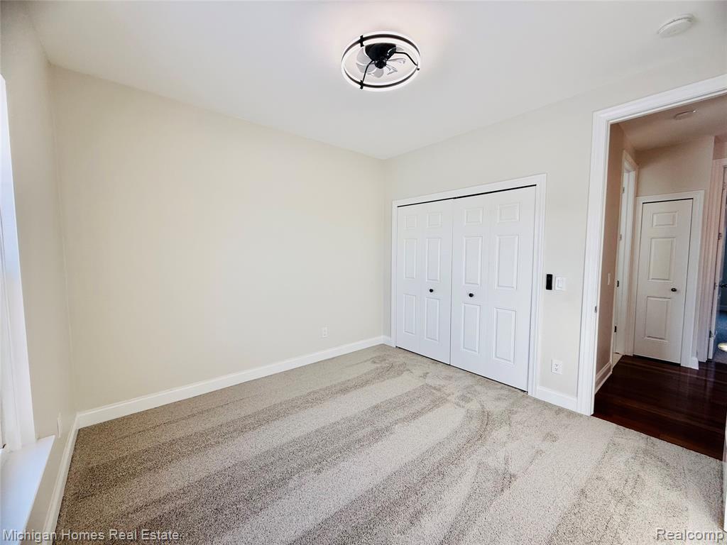 8096 Peninsula Circle, Grand Blanc, MI — Photo 18