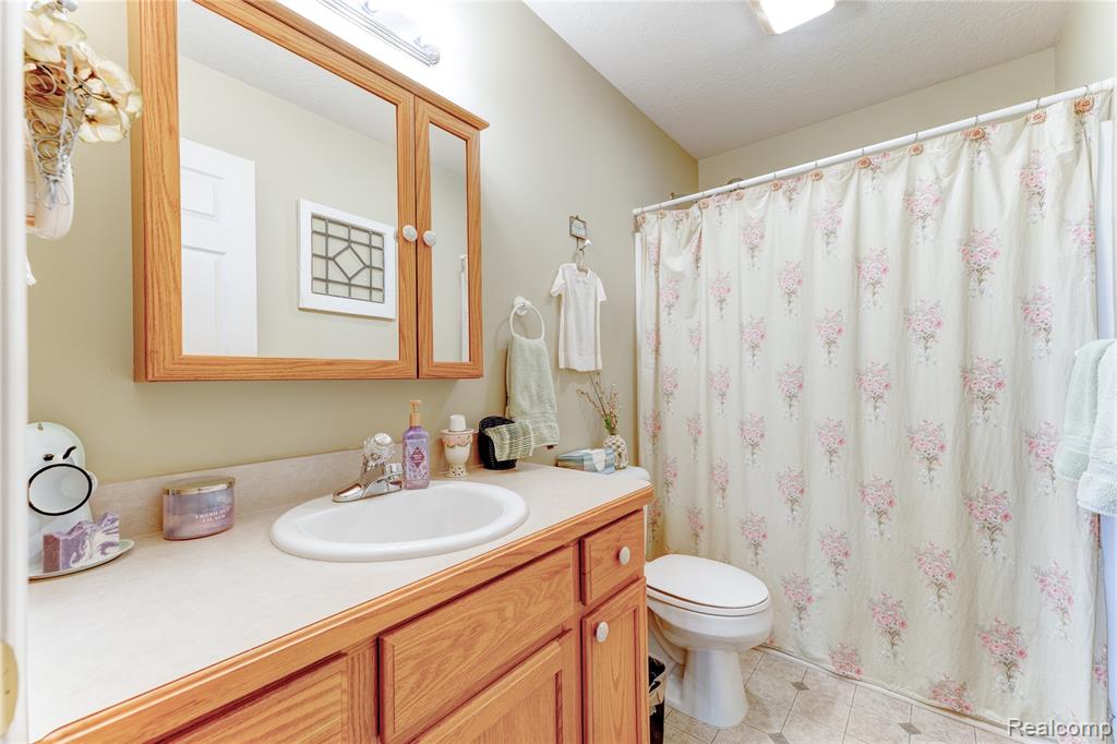 11126 Strathmore Court, Grand Blanc, MI 48439 — Photo 27