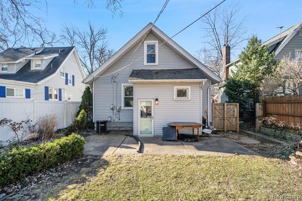 700 W Cambourne Street, Ferndale, MI 48220 — Photo 19
