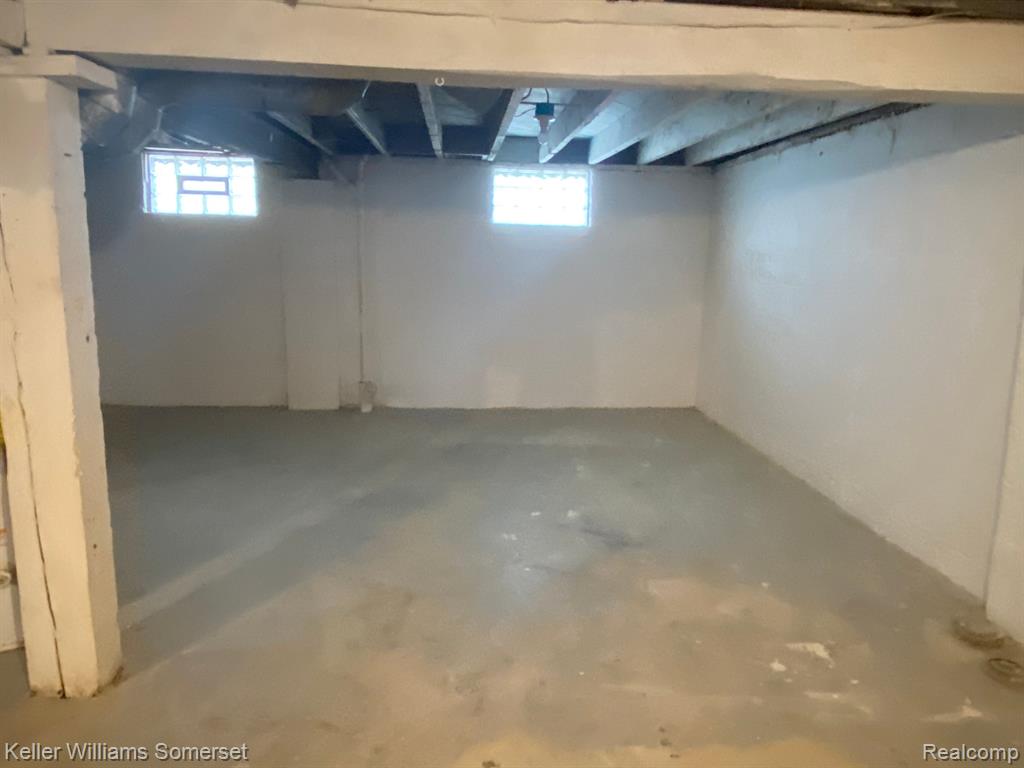 8662 PAIGE Avenue, Warren, MI 48089 — Photo 18