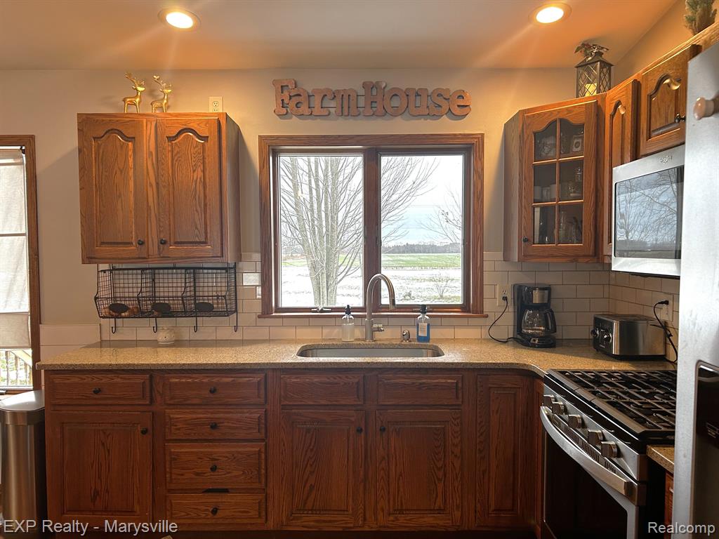 7615 WILDCAT Road, MI 48032 — Photo 6