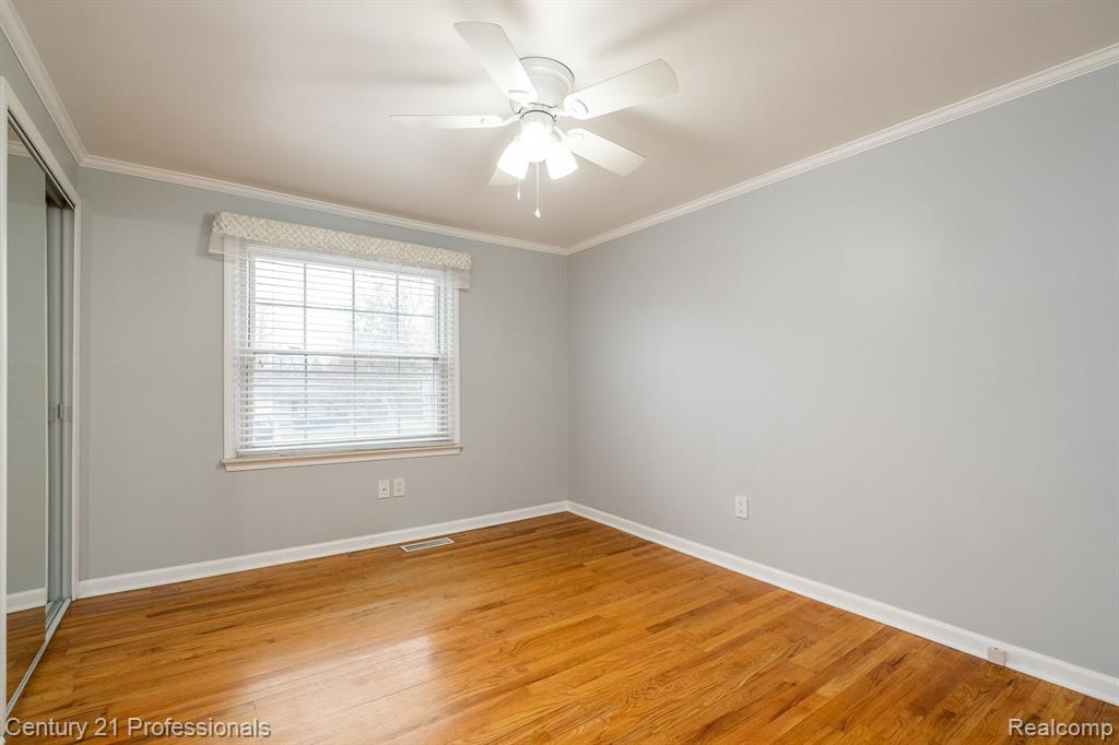 4256 BIEBER Drive, Sterling Heights, MI 48310 — Photo 32