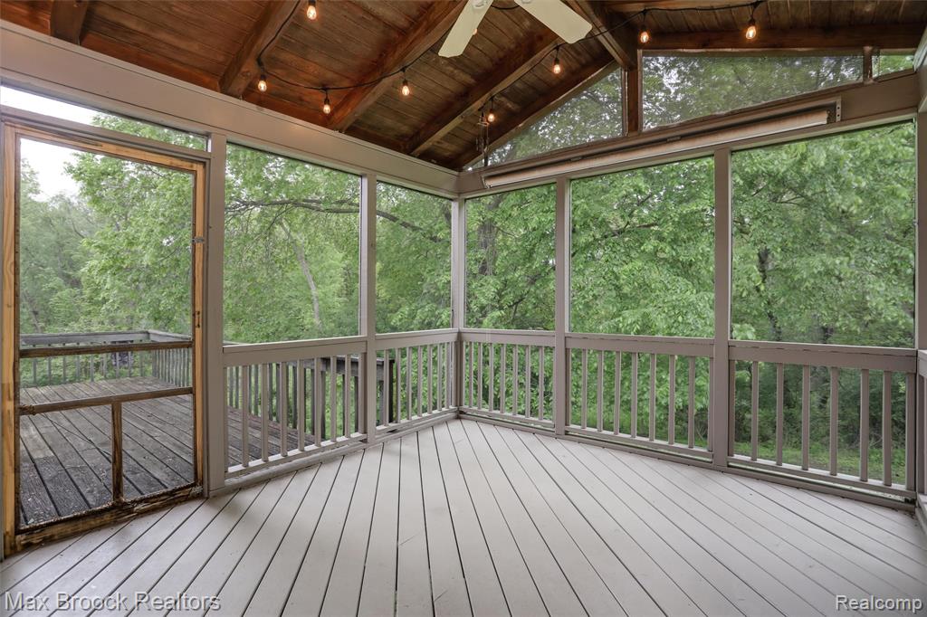 5844 INDEPENDENCE Lane, West Bloomfield, MI — Photo 15