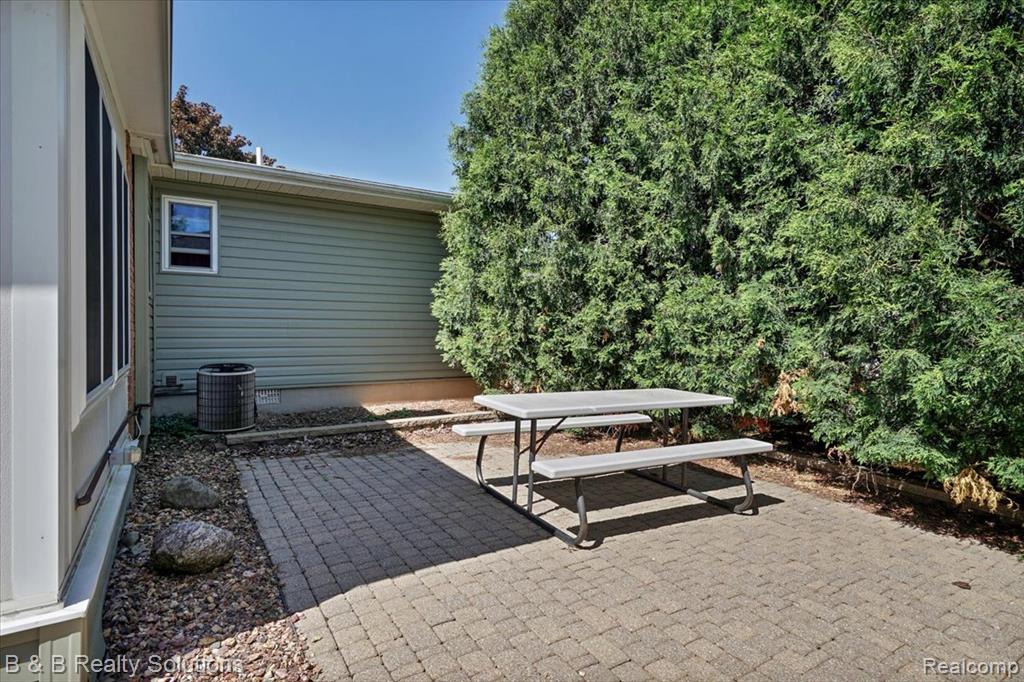 6229 Cold Spring Trail, Grand Blanc, MI 48439 — Photo 41