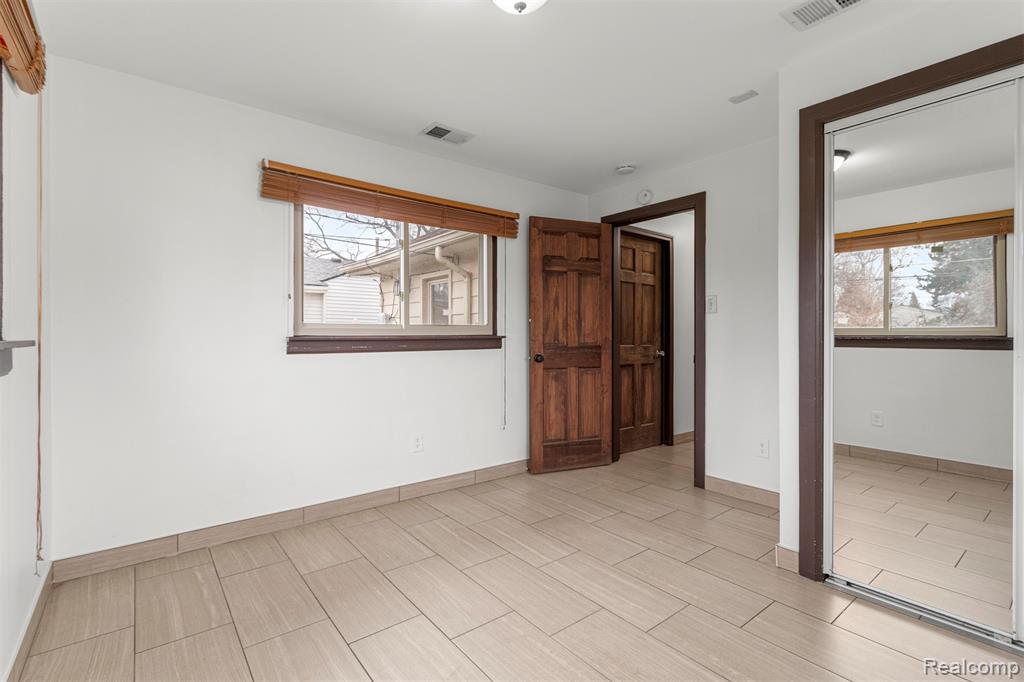 5939 Robindale Avenue, Dearborn Heights, MI 48127 — Photo 15