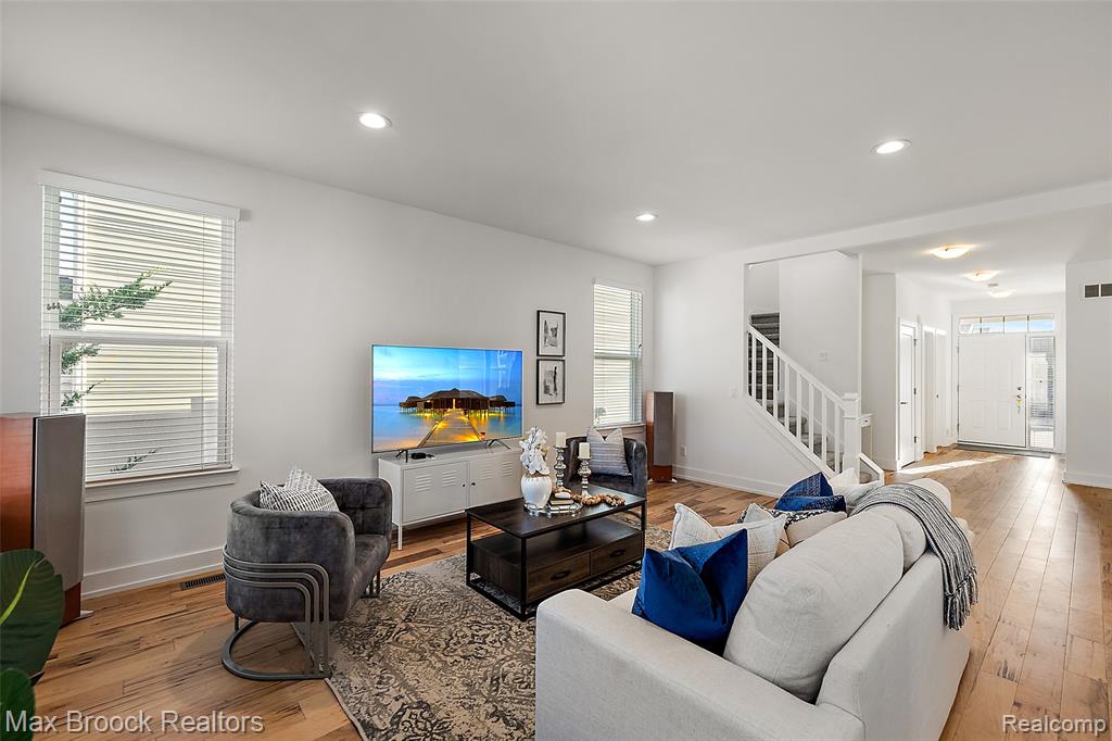 4260 Kent Road, Royal Oak, MI 48073 — Photo 16