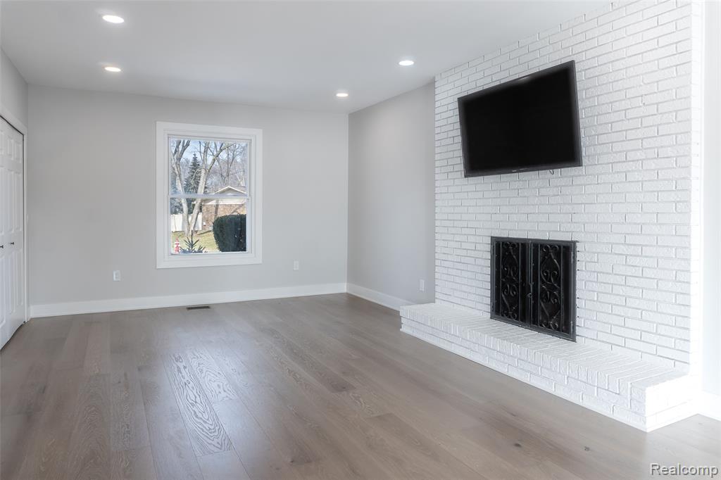 54832 Blue Cloud Drive, Utica, MI 48315 — Photo 17