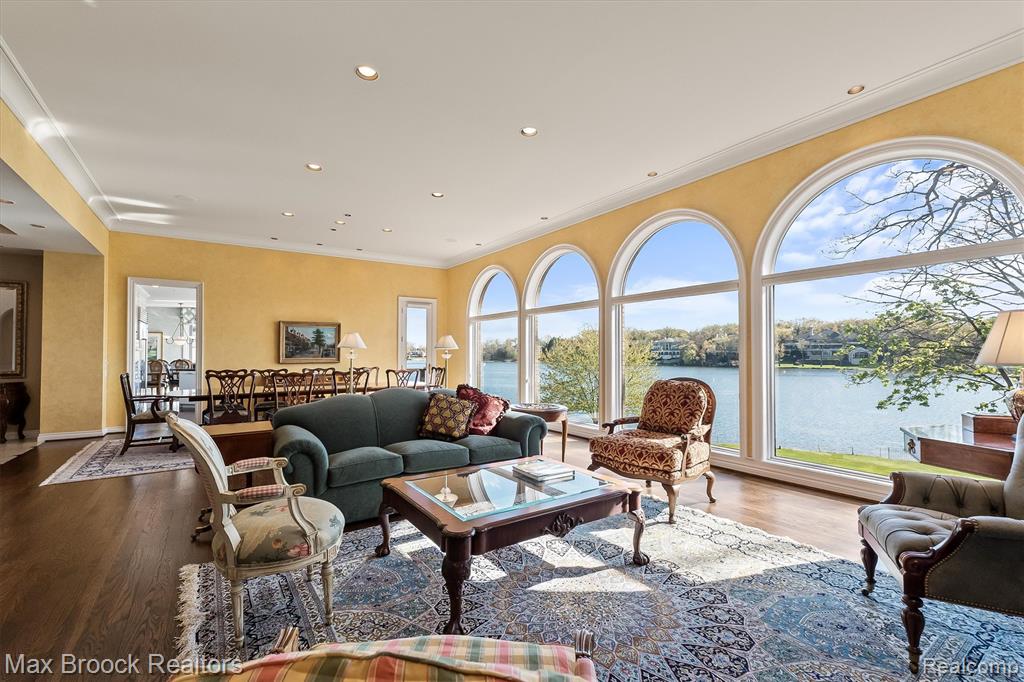 1832 Long Lake Shore Drive, Bloomfield Hills, MI 48302 — Photo 12