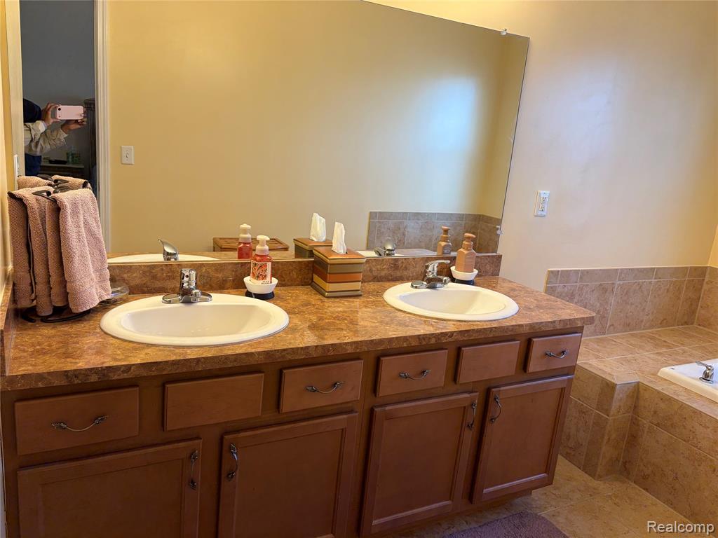44265 Timberview Court, Belleville, MI 48111 — Photo 26