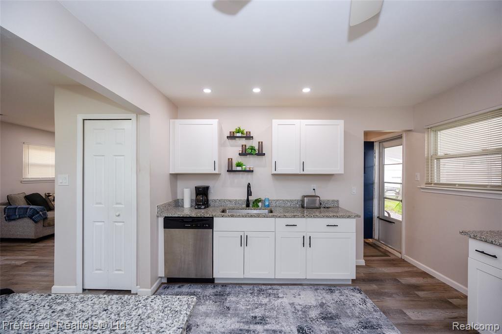 7304 Gilman Street, Westland, MI — Photo 10