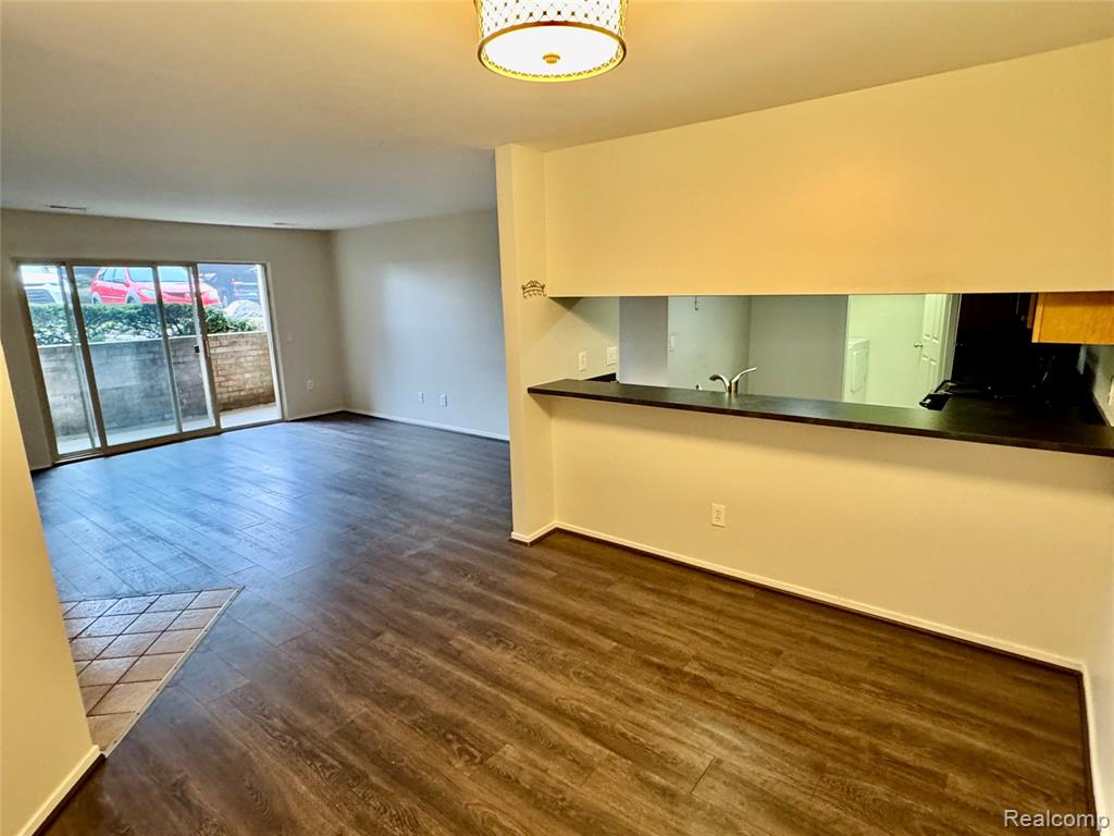 2605 Greenstone Boulevard, 201, Auburn Hills, MI 48326 — Photo 3