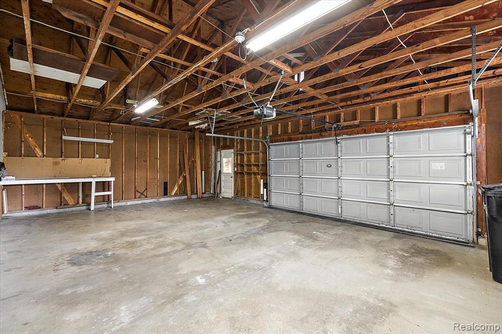 2947 SUN TERRACE Drive, Hartland, MI 48353 — Photo 47
