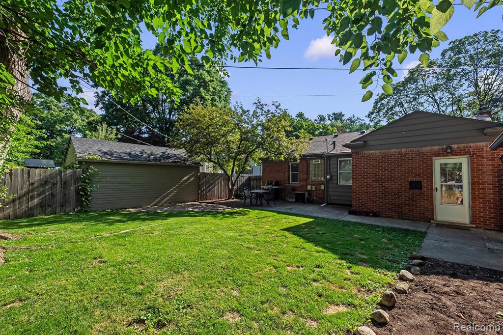 803 Oakridge Avenue, Royal Oak, MI 48067 — Photo 28