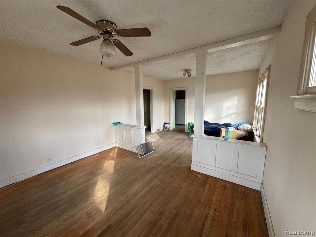 208 N GROVE Street, Ypsilanti, MI 48198 — Photo 3