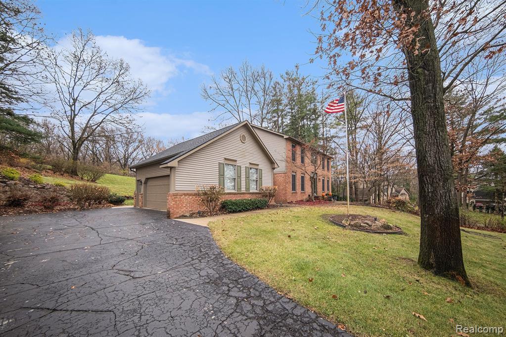 695 HERITAGE Drive, Milford, MI 48381 — Photo 31