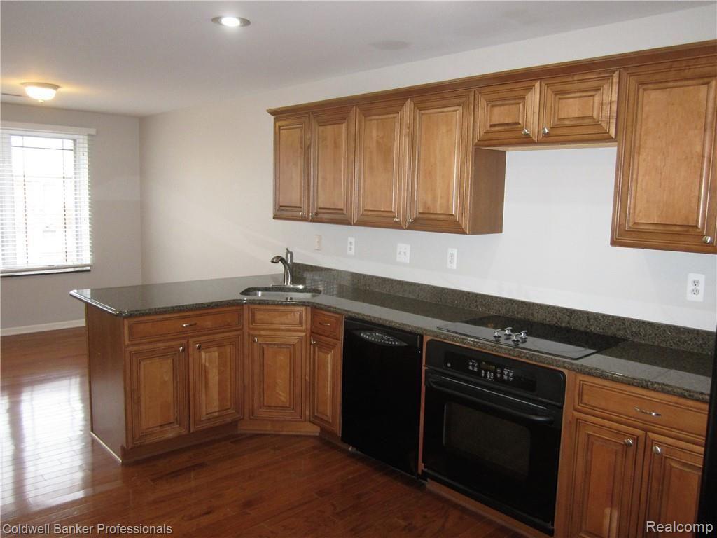 610 E Eleven Mile Road, Royal Oak, MI 48067 — Photo 12