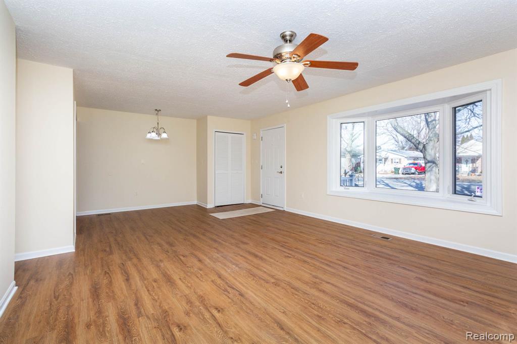 8850 Janis Street, Shelby Twp, MI 48317 — Photo 8