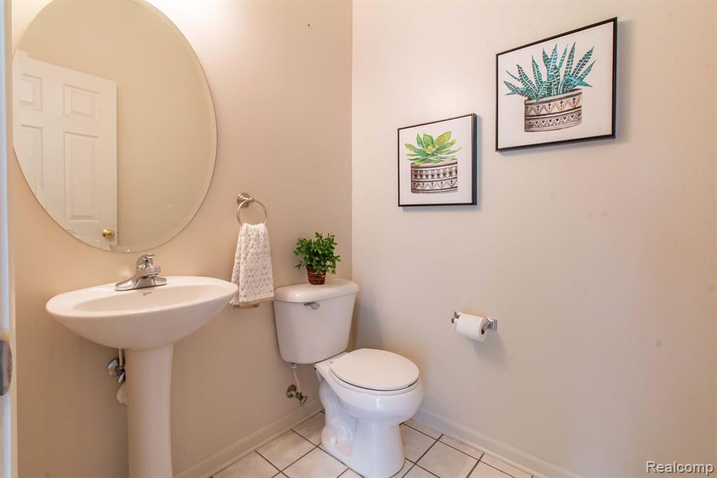 7103 ADDINGTON Drive, Commerce Twp, MI 48390 — Photo 16
