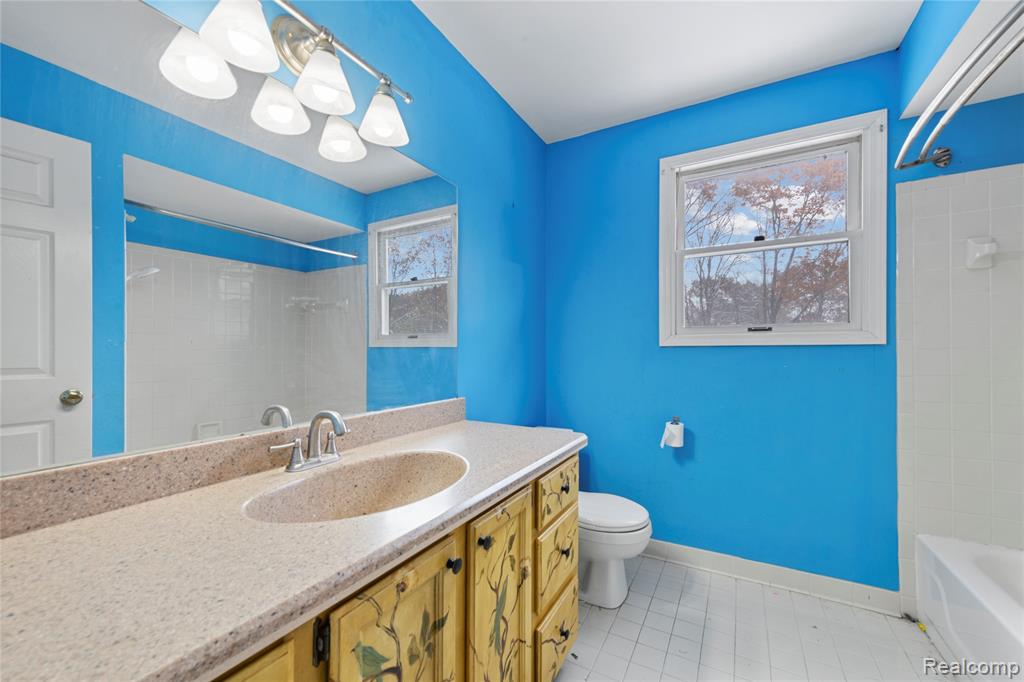 1425 Perry Lake Road, Ortonville, MI 48462 — Photo 10