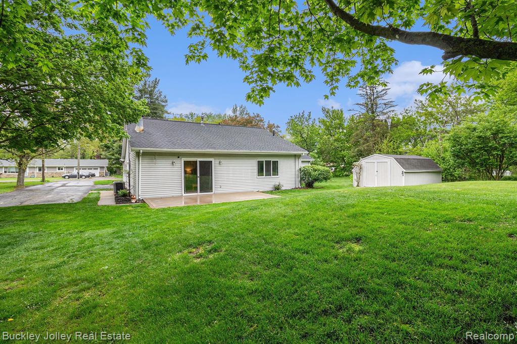 55755 PONTIAC TRAIL Court, New Hudson, MI 48165 — Photo 21