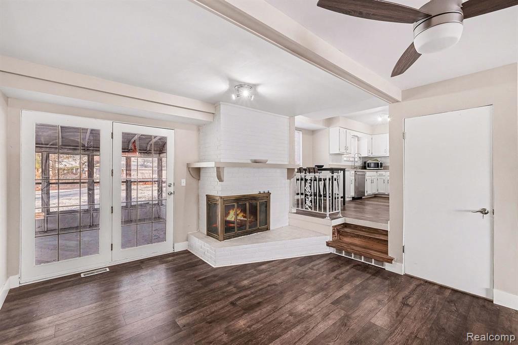 6090 Lancaster Drive, Flint, MI 48532 — Photo 11