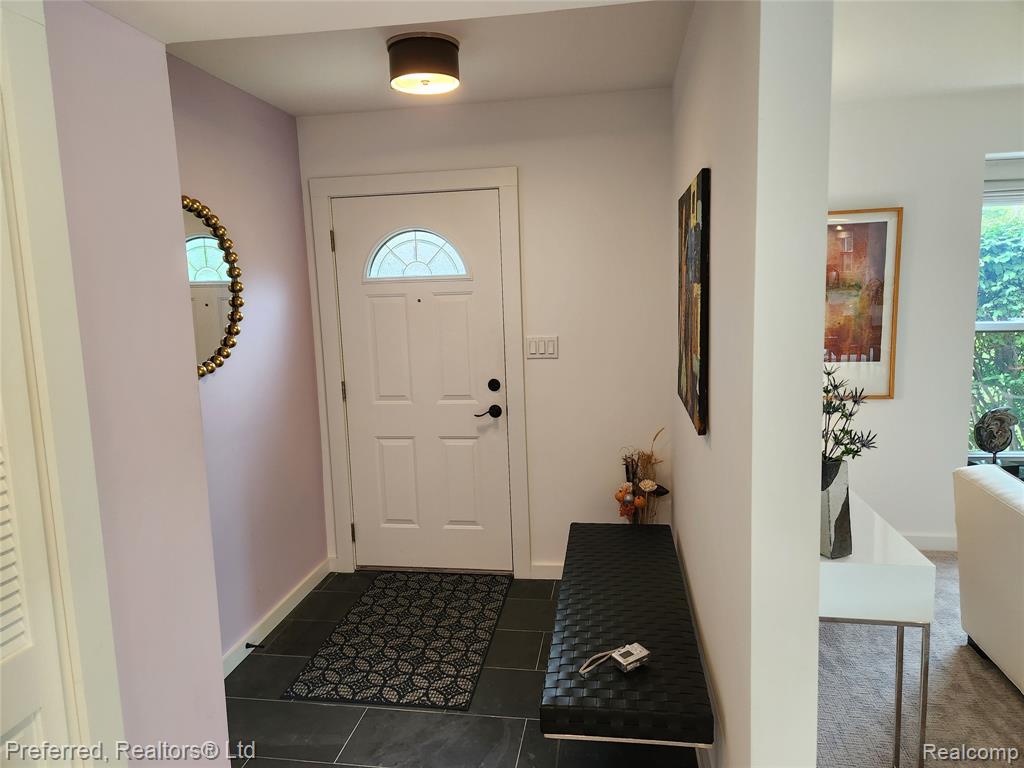 19370 W 11 Mile Road, Lathrup Village, MI 48076 — Photo 2