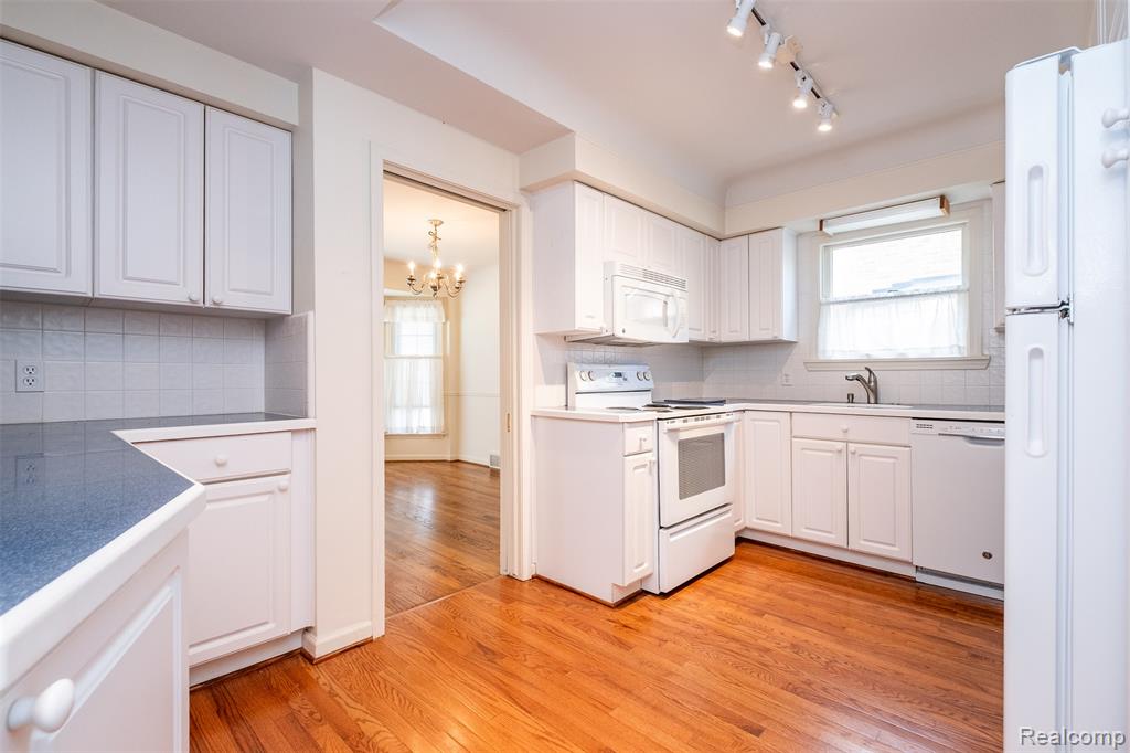 32210 Sheridan Drive, Beverly Hills, MI 48025 — Photo 5