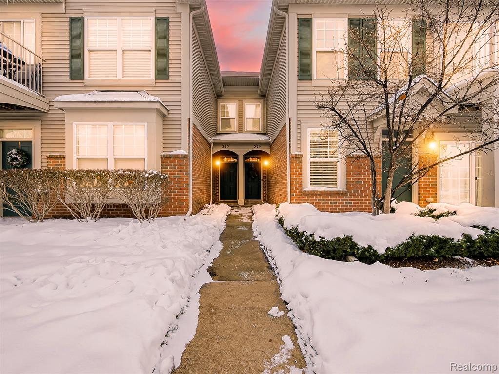 245 WRIGHT Street, Wixom, MI