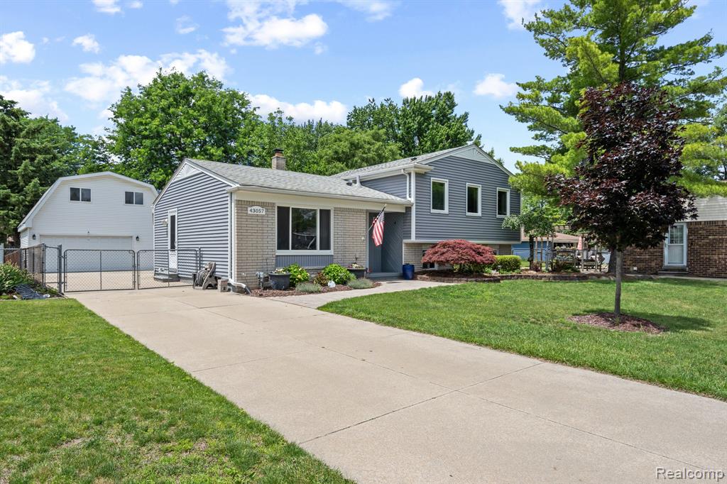 43057 Bond Court, Sterling Heights, MI 48313 — Photo 3