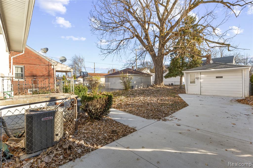 7722 Miller Road, Dearborn, MI 48126 — Photo 4