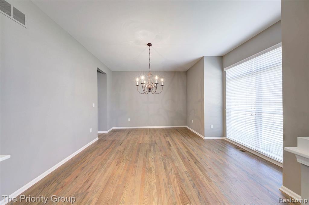 6083 Village Court, Clarkston, MI — Photo 8