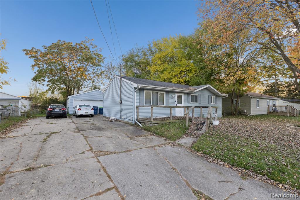 2540 Kansas Avenue, Saginaw, MI 48601 — Photo 2