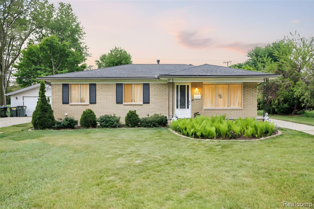8530 Canal Road, Sterling Heights, MI 48314 — front exterior